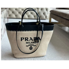 PRADA 프라다 라탄 토트백