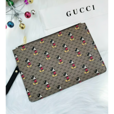 GUCCI 구찌 미키마우스 클러치