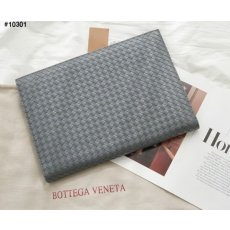 BOTTEGA VENETA 보테가베네타 인트레치아토 도큐 클러치