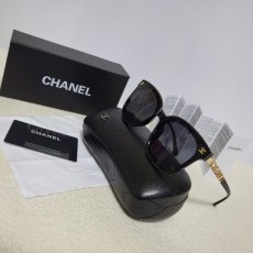 CHANEL 샤넬 로고 금장테 선글라스