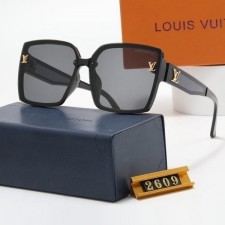 LOUIS VUITTON 루이비통 옆LV장식