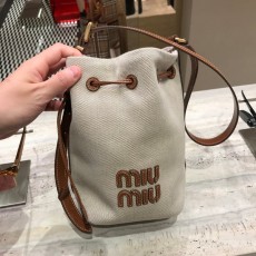 MIUMIU 미우미우 캔버스 버킷백