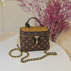 LOUIS VUITTON 루이비통 베니티 PM