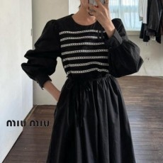 MIUMIU 미우미우 줄라운드ops