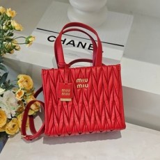 MIUMIU 미우미우 마테라쎄 나파 가죽 토트