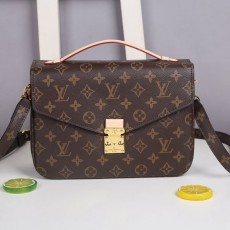 LOUIS VUITTON 루이비통  포쉐트메티스