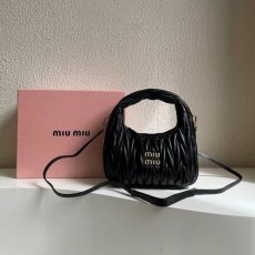 MIUMIU 미우미우 완더 마테라쎄 호보백