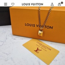 LOUIS VUITTON 루이비통 LV 펜던트 로고 목걸이