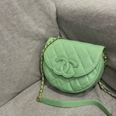 CHANEL 샤넬 캐비어 반달플랩백