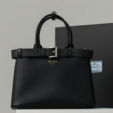 PRADA 프라다 버클 스몰 레더 핸드백 블랙