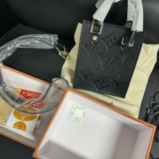 LOUIS VUITTON 루이비통 쁘띠 삭 플라