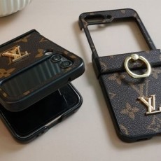 LOUIS VUITTON 루이비통 LV금장로고 Z플립4,5 폰케이스