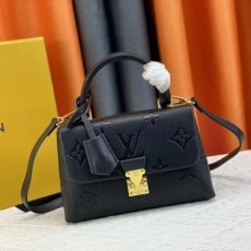 LOUIS VUITTON 루이비통 마들렌