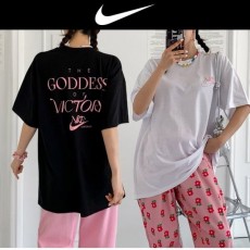 NIKE 나이키 ?니케. 빅토리 박스T