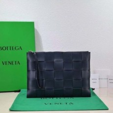 BOTTEGA VENETA 보테가베네타 22SS 인트레치아토 라지 클러치