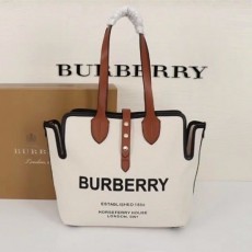 BURBERRY 버버리 라지 로고 그래픽 코튼 캔버스 소사이어티백