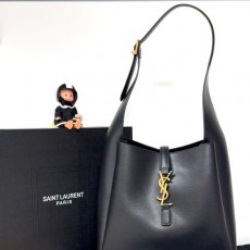 YSL SAINT LAURENT 입생로랑  LE5A7 스몰 숄더백 풀박