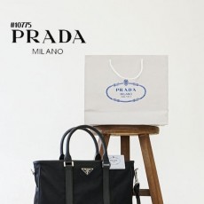 PRADA 프라다 삼각로고 리나일론 라지 토트백