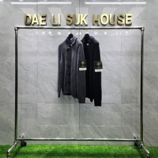 STONE ISLAND 스톤아일랜드  24FW 와펜패치 버튼 집업가디건