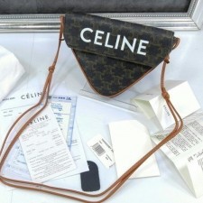 셀** 트라이앵글백 트리오페 캔버스 TRIANGLE BAG IN TRIOMPHE CANVAS