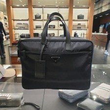 프** 리프케이스 리나일론 사피아노 Re-Nylon and Saffiano leather briefcase