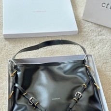 GIVENCHY 지방시 VOYOU 파티버클 미디엄 숄더백