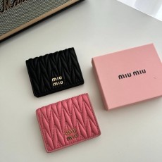 MIUMIU 미우미우 마테라쎄 2단 반지갑