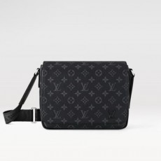 LOUIS VUITTON 루이비통 디스트릭트