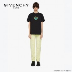 GIVENCHY 지방시 프린트 LOVE ME 반팔티