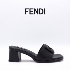 FENDI 펜디 여성 바게트 가죽 뮬 샌들