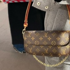 LOUIS VUITTON 루이비통 아이비 WOC