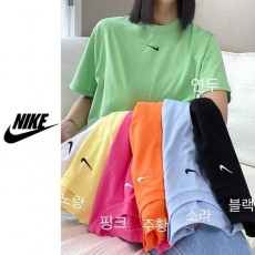 NIKE 나이키 자수 세미 크롭티