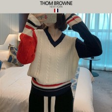 THOM BROWNE 톰브라운 팔배색 브이 케이블니트