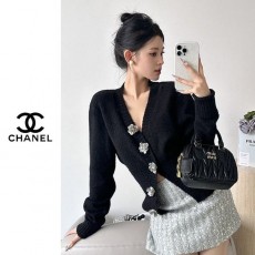 CHANEL 샤넬 로즈버튼 브이넥 가디건