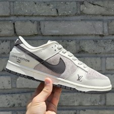 LOUIS VUITTON X  NIKE 루이비통 X 나이키 덩크로우 레트로