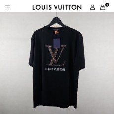 LOUIS VUITTON 루이비통 레더 자수 로고 라운드 티셔츠