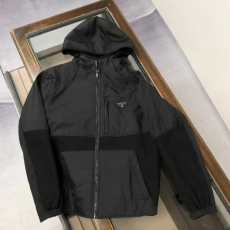 PRADA 프라다 배색 후드 바람막이