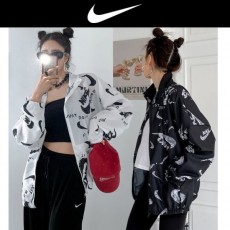 NIKE 나이키 니케. 전판 바람막이