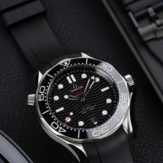 OMEGA 오메가 코액시얼 씨마스터 다이버300M 블랙다이얼