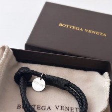 BOTTEGA VENETA 보테가베네타 가죽팔찌