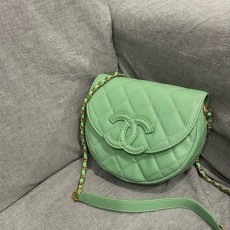 CHANEL 샤넬 캐비어 반달플랩백